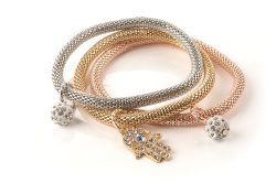 Браслет с кулоном