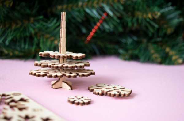 Конструктор из дерева UNОткрытка-коIWOOD "Елочка" 14 деталей