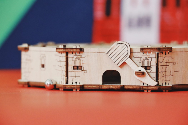 Деревянный конструктор-головоломка (сборка без клея) "Лабиринт Побег из замка" UNIWOOD