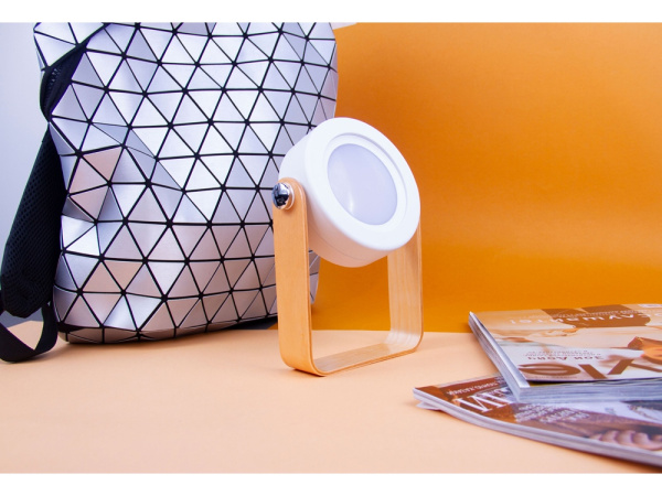 Настольная лампа LED «Oko», Цвет белый/дерево