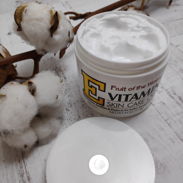Крем универсальный с витамином Е VITAMIN E SKIN CARE CREAM 115g (подходит для ухода за кожей рук, лица и тела)