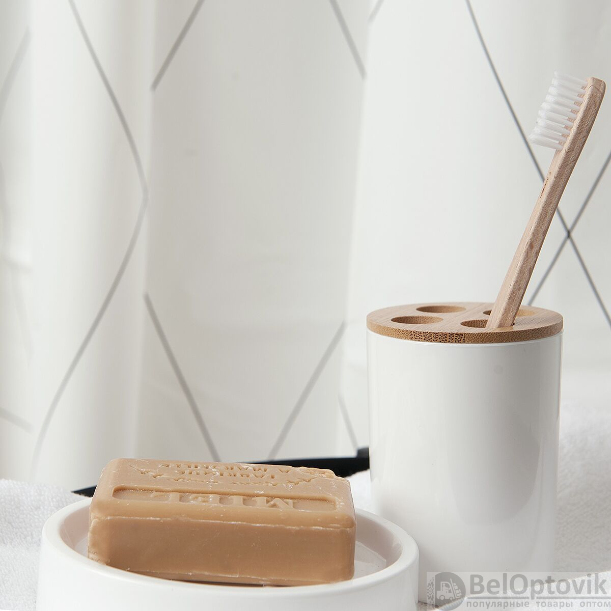 Стакан для зубных щеток пластиковый с бамбуковой крышкой "Fresh"