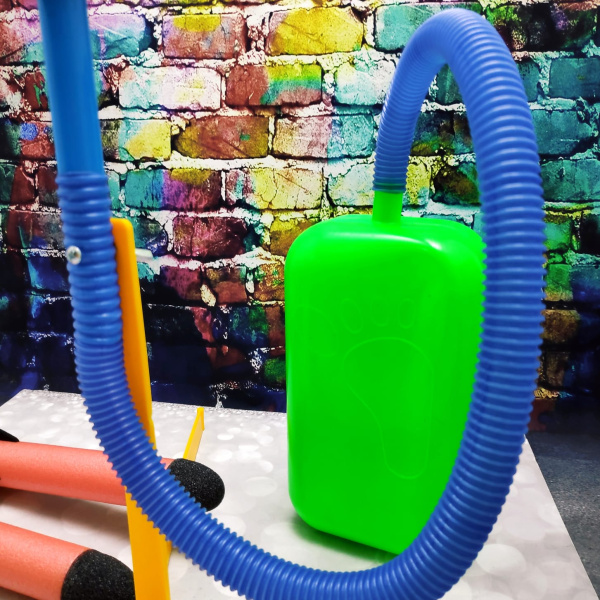 р Ракеты Qunxing Toys 5+ (3 ракеты, шлаИгровой набонг, педальная пусковая установка, подставка)