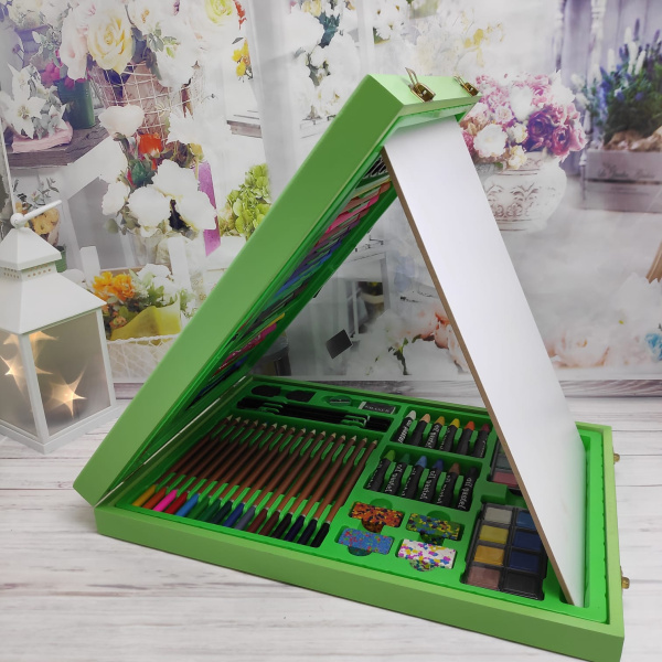 Набор для рисования в деревянном чемоданчике с мольбертом 98 предметов Набор для рисования в деревянном кейсе с мольбертом 98 предметов