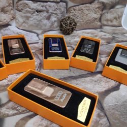 Электроимпульсная зажигалка-брелок с эмблемой и сменным нагревательным элементом Lighter Classic Fashionable Audi, Розовое золото