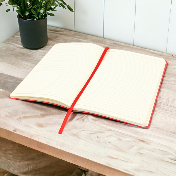 Блокнот A5 Blackjack чёрный с цветной окантовкой, цвет в ассортименте / Плотность 80г/м2, 80 листов, разлинееные страницы