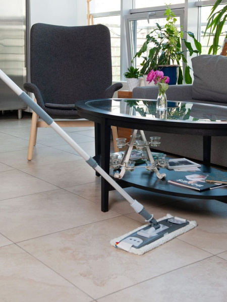 Рукоятка алюминиевая телескопическая защелкивающаяся 100-180 см HQ Profiline