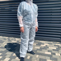 Одноразовый защитный хозяйственно - бытовой комбинезон "Каспер" с капюшоном, 60 г/м спанбонд