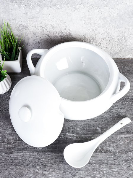 Супница 2000 мл с половником белая / EWQ-33 /уп 6/