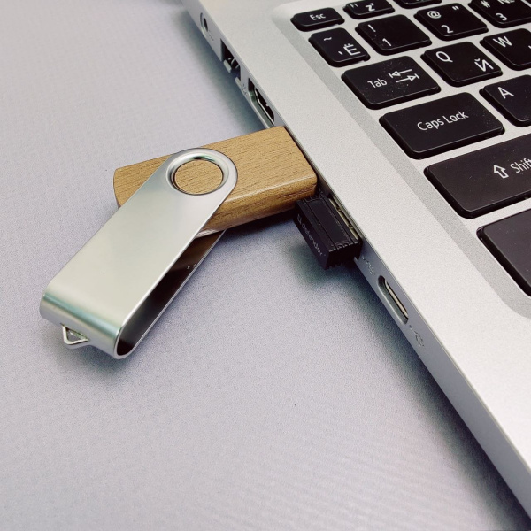 USB накопитель (флешка) Twist wood дерево/металл/раскладной корпус, 16 Гб