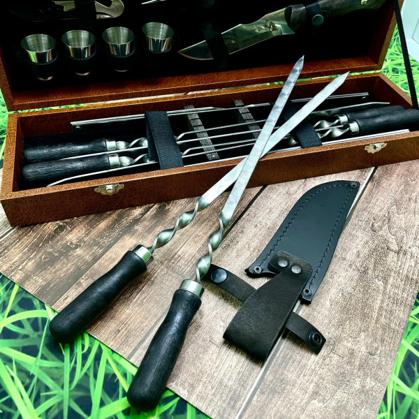 Набор для шашлыка и гриля в чемодане Царский №4 Кизляр России, 15 предметов