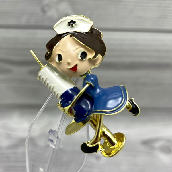 Бижутерия брошь "Медсестра" 4.5 см