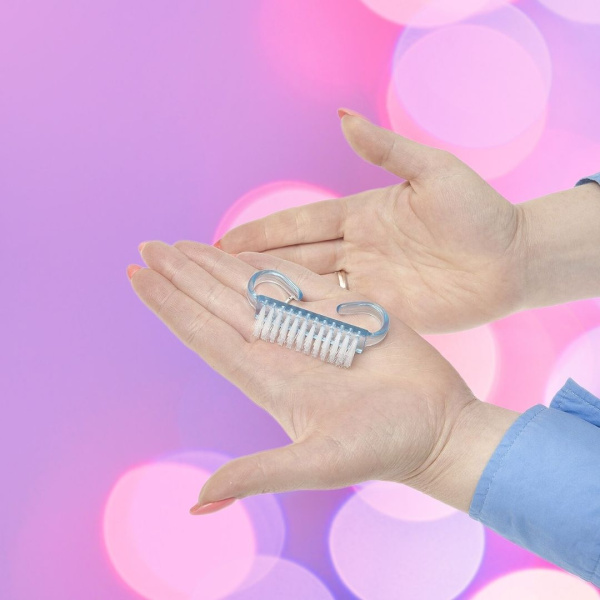 Щетка для ухода за руками