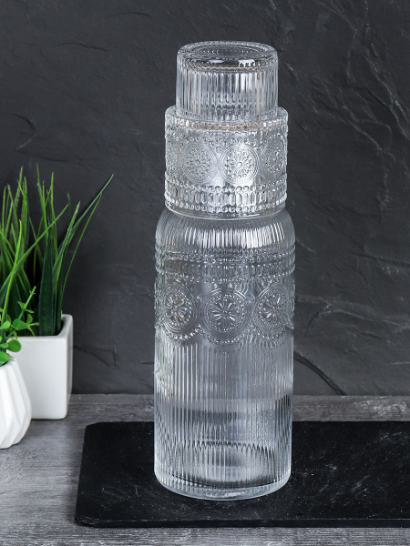 Графин 700 мл с крышкой стаканом 200 мл Набор холостяка / K-718 /уп 30/ стеклянный