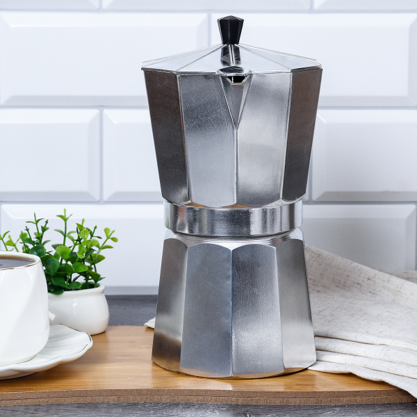 Кофеварка гейзерная 600 мл 12 чашек / LV-12 /уп 24/ 0,586