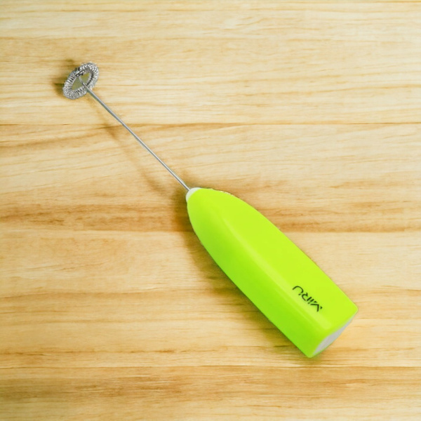 Беспроводной электрический капучинатор KA044 на батарейках, зеленый / Взбивание молочной пены для кофе, шоколада, капучино, макиато и других кофейных напитков