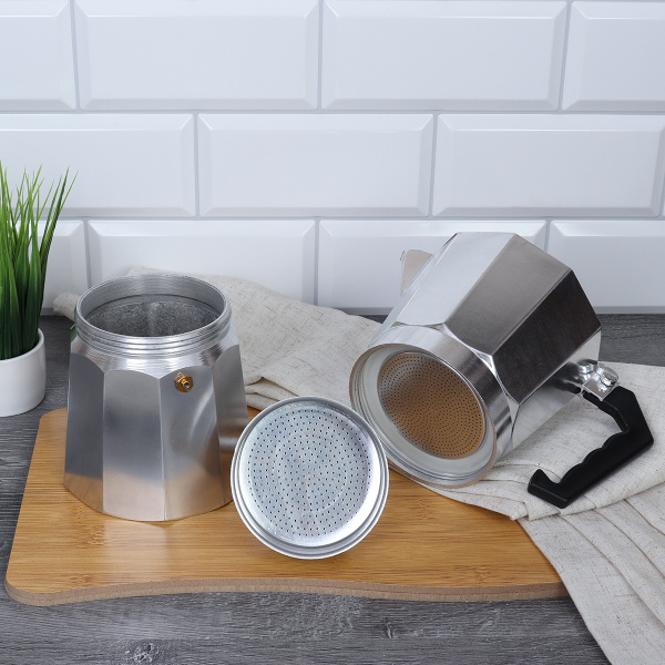 Кофеварка гейзерная 600 мл 12 чашек / LV-12 /уп 24/ 0,586